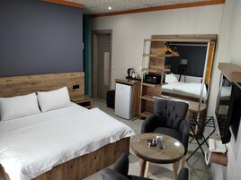 Comfort Room (1+0) | In-room safe, blackout drapes, iron/ironing board, free WiFi