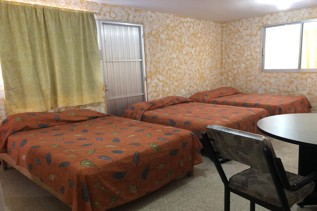 Standard Room, Multiple Beds | Soundproofing, free WiFi