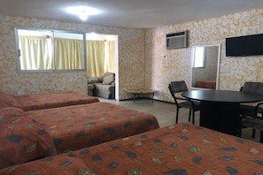 Standard Room, Multiple Beds | Soundproofing, free WiFi - Hotel Polanco (Veracruz)