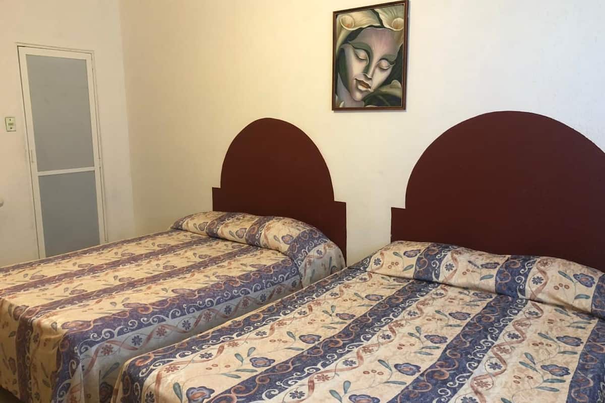 Standard Room, 2 Queen Beds | Soundproofing, free WiFi