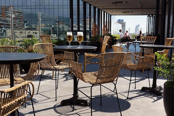 Se sirven desayunos, almuerzos y cenas; cocina portuguesa