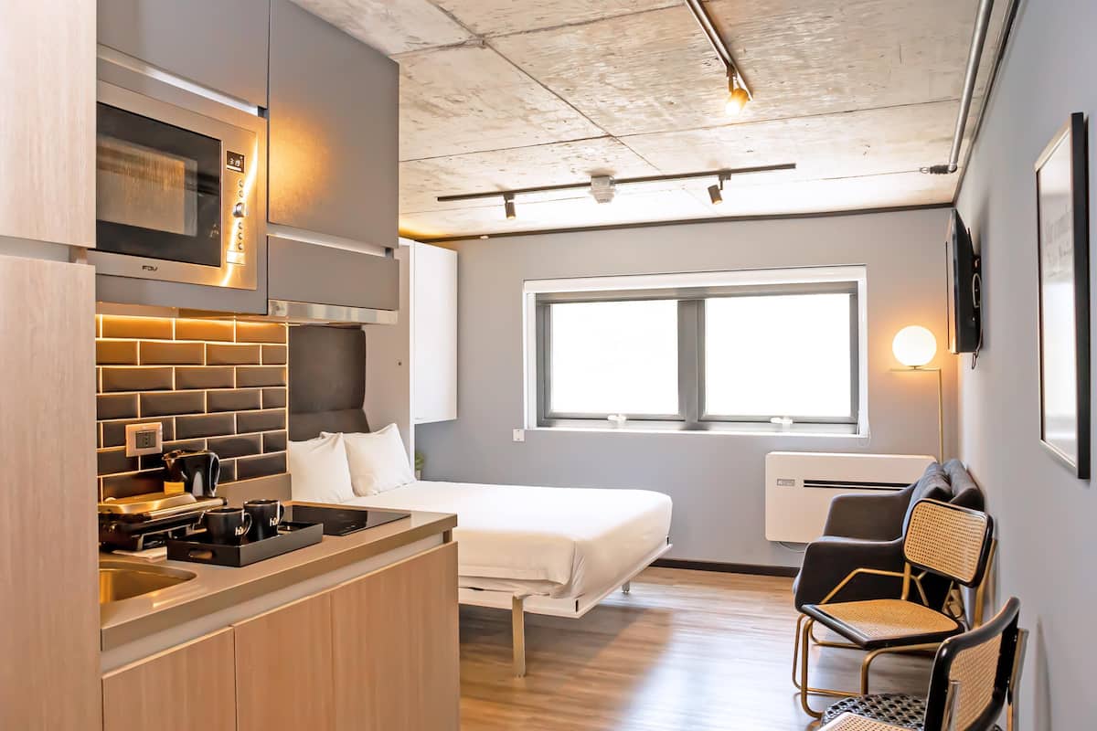 1 bedroom, in-room safe, laptop workspace, blackout drapes