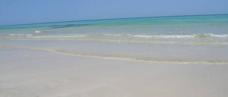 Am Strand, Liegestühle, Strandtücher