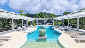 Outdoor pool, sun loungers