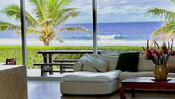 Luxury House | Living area | 50-inch Smart TV with digital channels, TV