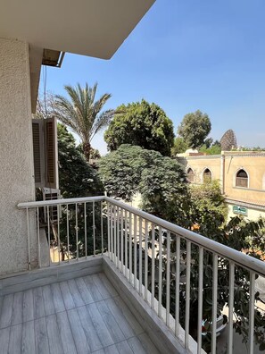 Property grounds - Dar Lama ~ Convenient, A/C, beautiful views (Cairo)