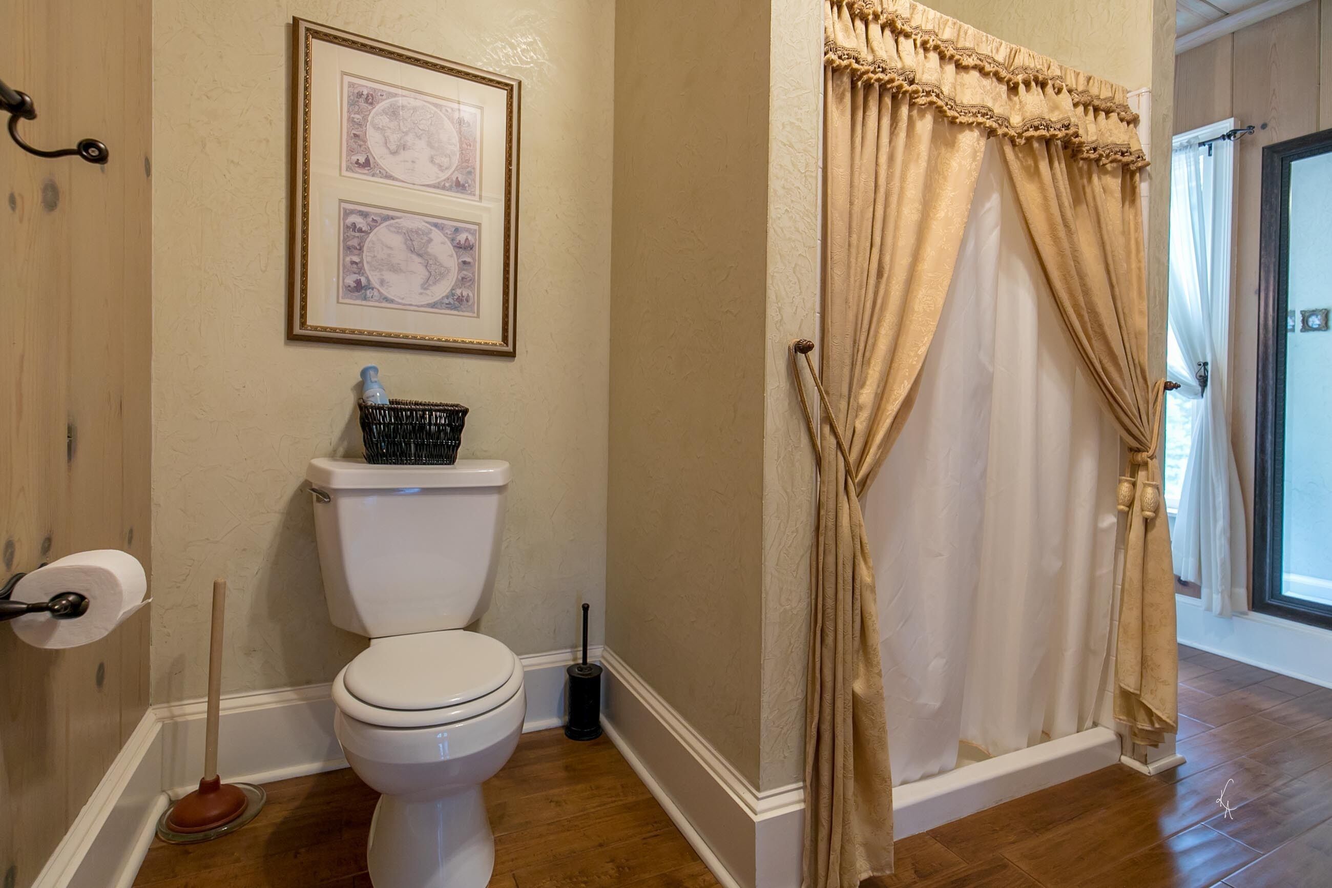 mother mccloud suite | bathroom | free toiletries, hair dryer, towels, soap