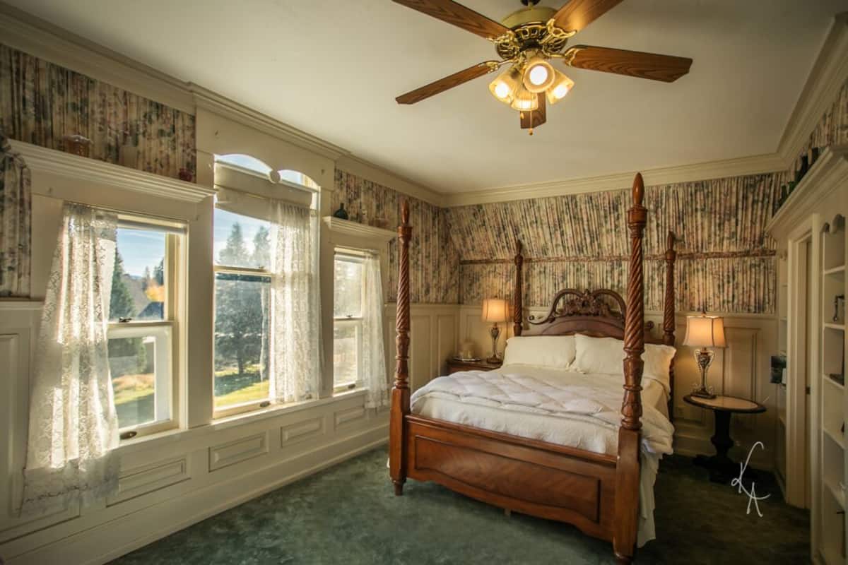 The Waterfalls Room | 2 bedrooms, individually furnished, free WiFi, bed sheets