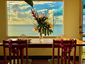 Dining - Beautiful ocean views, just steps away from Banzai Pipeline (Haleiwa)