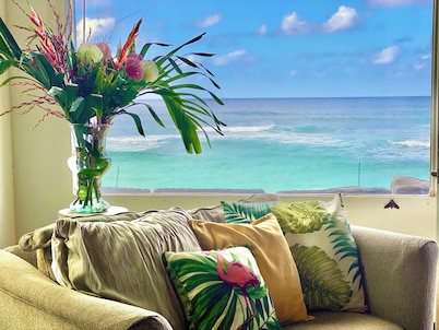 Beautiful ocean views, just steps away from Banzai Pipeline