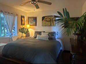 2 bedrooms, desk, iron/ironing board, WiFi - Beautiful ocean views, just steps away from Banzai Pipeline (Haleiwa)