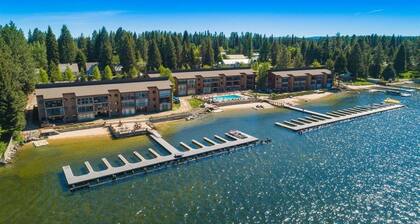 Lakefront condo w/ beach and seasonal heated pool