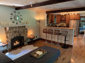 Smart TV, fireplace, stereo