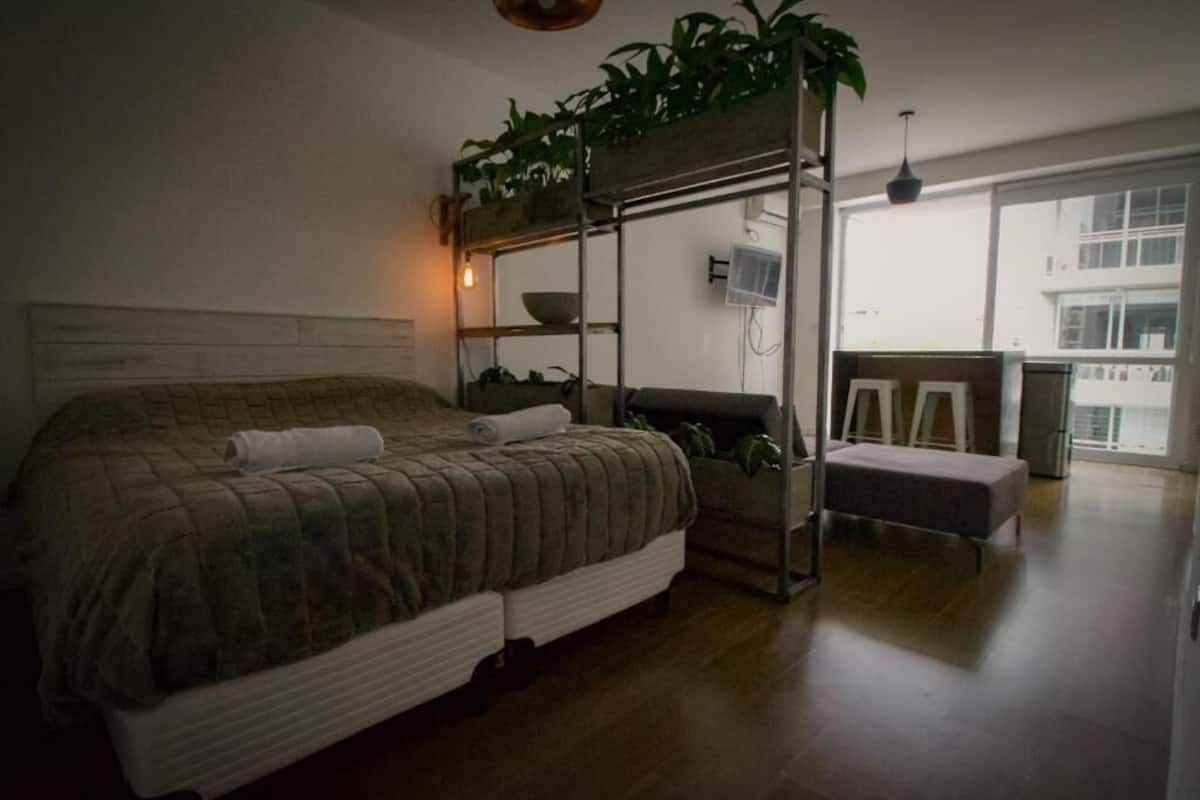 blackout curtains, free wifi, bed sheets