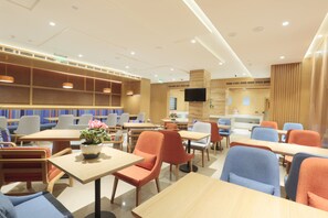 Restaurant - Holiday Inn Express Jiuzhaigou by IHG (Ngawa Autonomous Prefecture)