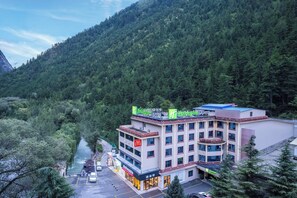 Point of interest - Holiday Inn Express Jiuzhaigou by IHG (Ngawa Autonomous Prefecture)