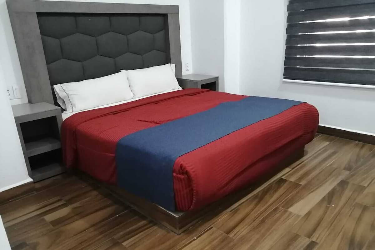 Standard Room, 1 King Bed, Mobility Accessible
