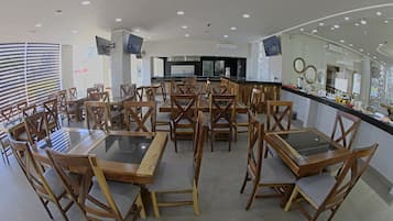 Free daily self-serve breakfast