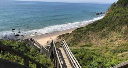 Salt Pool, AC, Beaches and Newport! PETS Welcome!