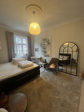 1 chambre, fer et planche à repasser, lit parapluie, Wi-Fi gratuit