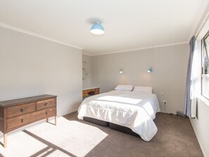 3 slaapkamers, een strijkplank/strijkijzer, wifi