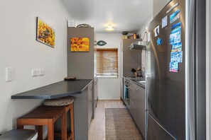 Kjøleskap, mikrobølgeovn, ovn og brødrister