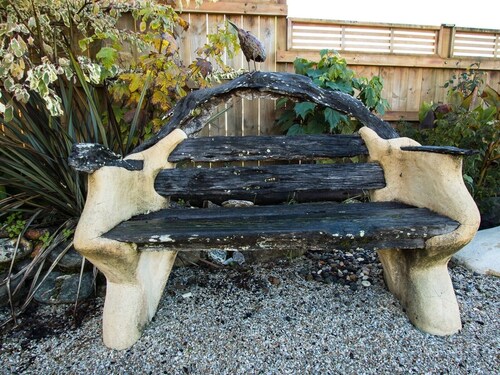 Raisin Town - Marahau Bach