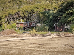 Property grounds - Sounds Magic  - Moetapu Bay Bach (Moetapu Bay)