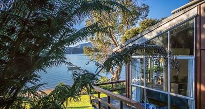 Sounds Magic - Moetapu Bay Bach