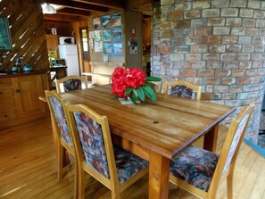 In-room dining - Mairenui Rural Retreat (Rangiwahia)