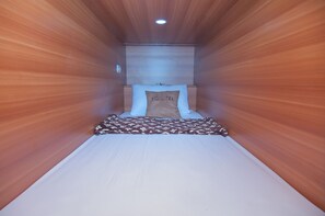 Frette Italian sheets, premium bedding, down duvets, Select Comfort beds