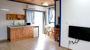 Deluxe Studio (T)