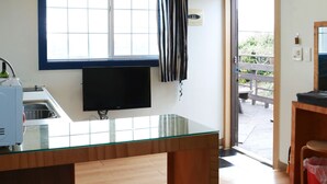 Room (N)