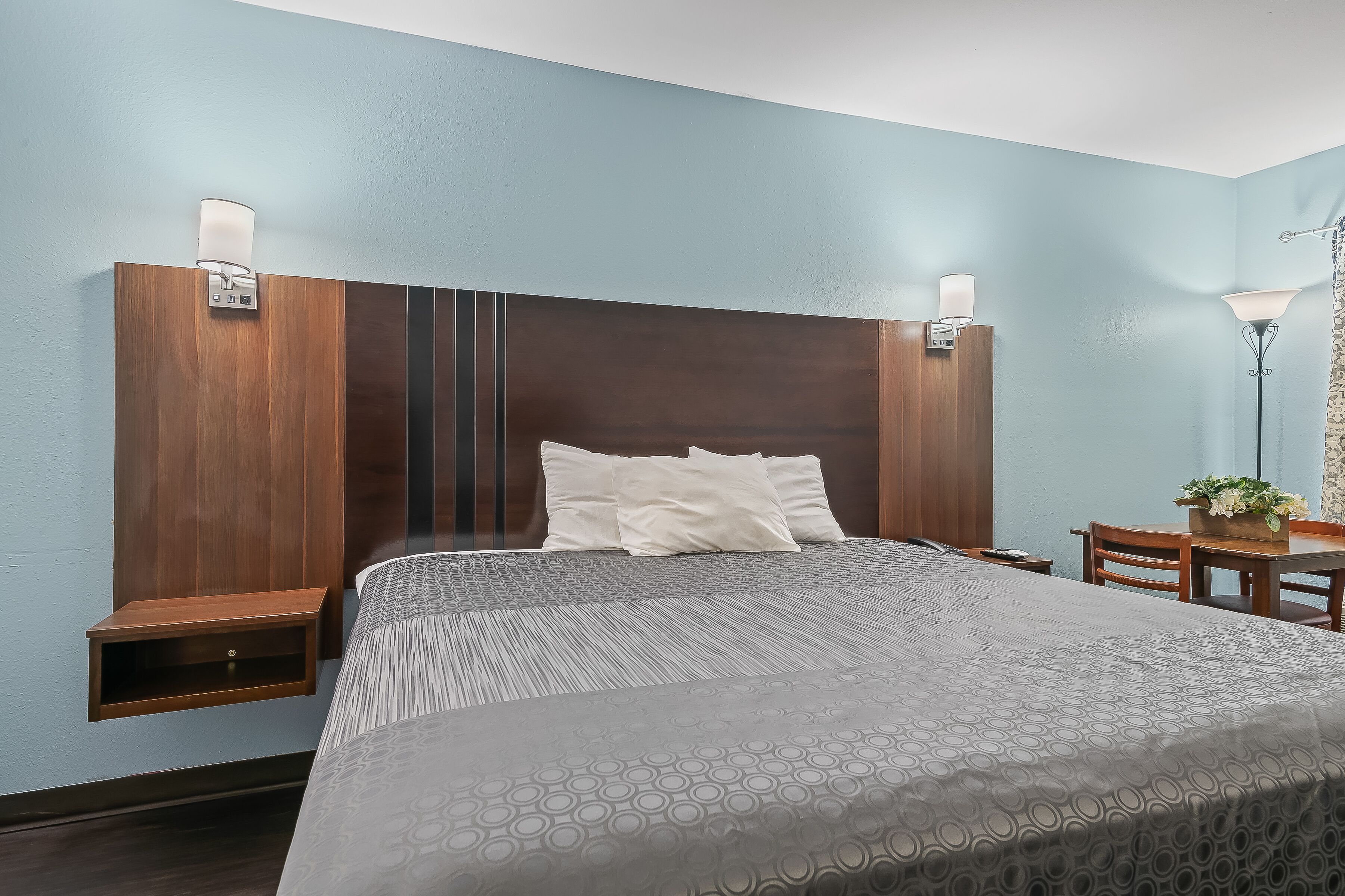 Free WiFi, bed sheets