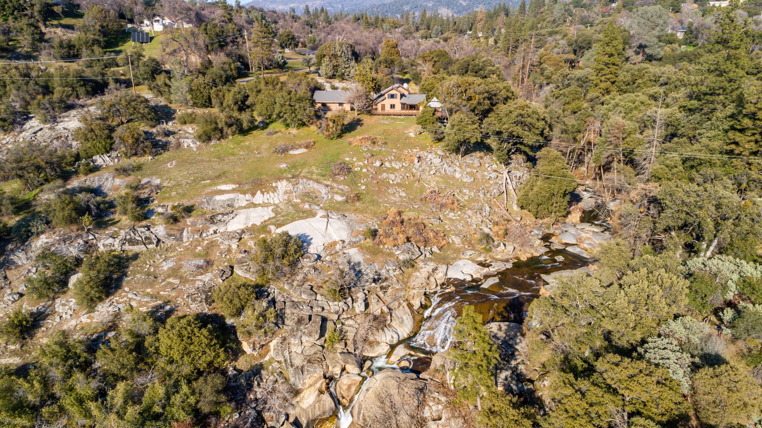  - Casa Rio Yosemite - Waterfall plus 9 acres
