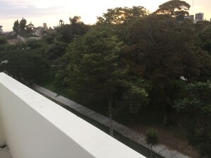Terrace/patio - Hostal Du Parc (Trujillo)
