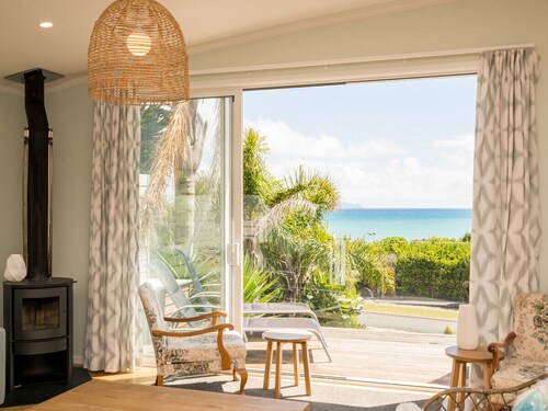 Ocean Oasis - Langs Beach Holiday Home