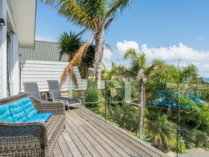 Terrace/patio - Ocean Oasis - Langs Beach Holiday Home (Langs Beach)