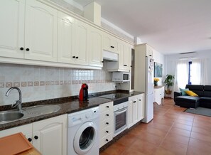 冰箱、微波炉、烤箱、茶具/咖啡用具