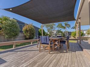 تناول الطعام بالخارج