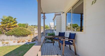 Nest by the Beach - Cooks Beach Holiday Home