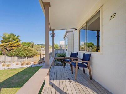 Nest by the Beach - Cooks Beach Holiday Home