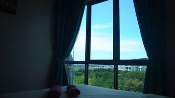 2 bedrooms, iron/ironing board, WiFi