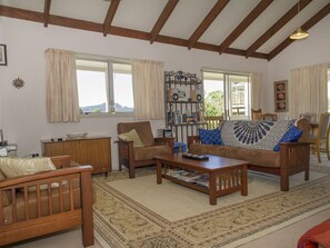 TV - Oasis Tairua - Tairua Holiday Home (Tairua)