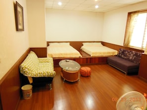 Elite Quadruple Room | 1 bedroom, desk, free WiFi, bed sheets