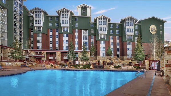 Udendørs pool, opvarmet pool