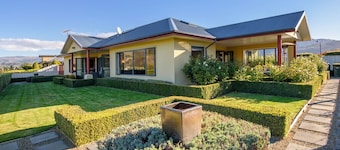 Kawarau Bay View - Cromwell Holiday Home