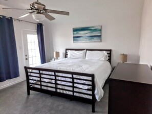 4 bedrooms, iron/ironing board, free WiFi, bed sheets