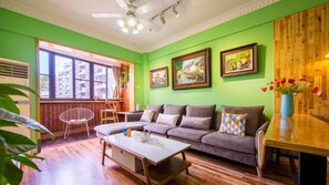 303[Seaside Art Home] Chimelong Safari Park North Gate/Special vacation rental/ Accommodates eight p | Living room