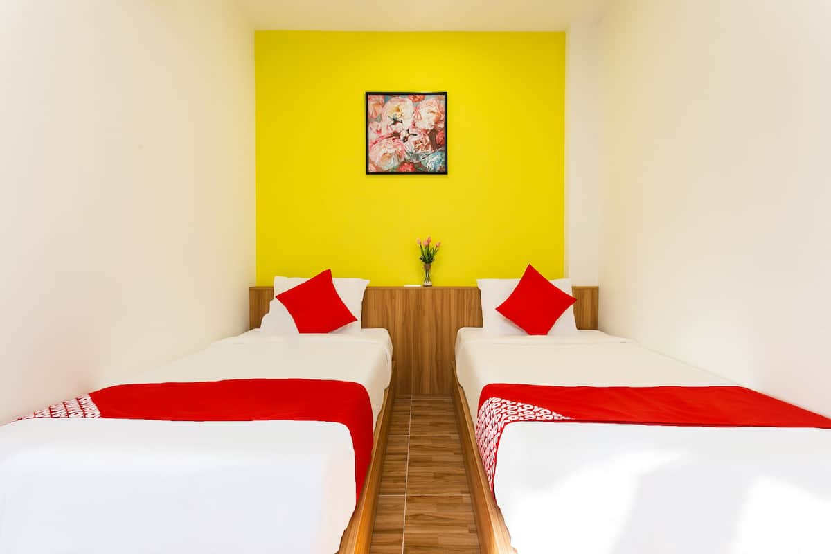 Deluxe Twin Room | Desk, free WiFi